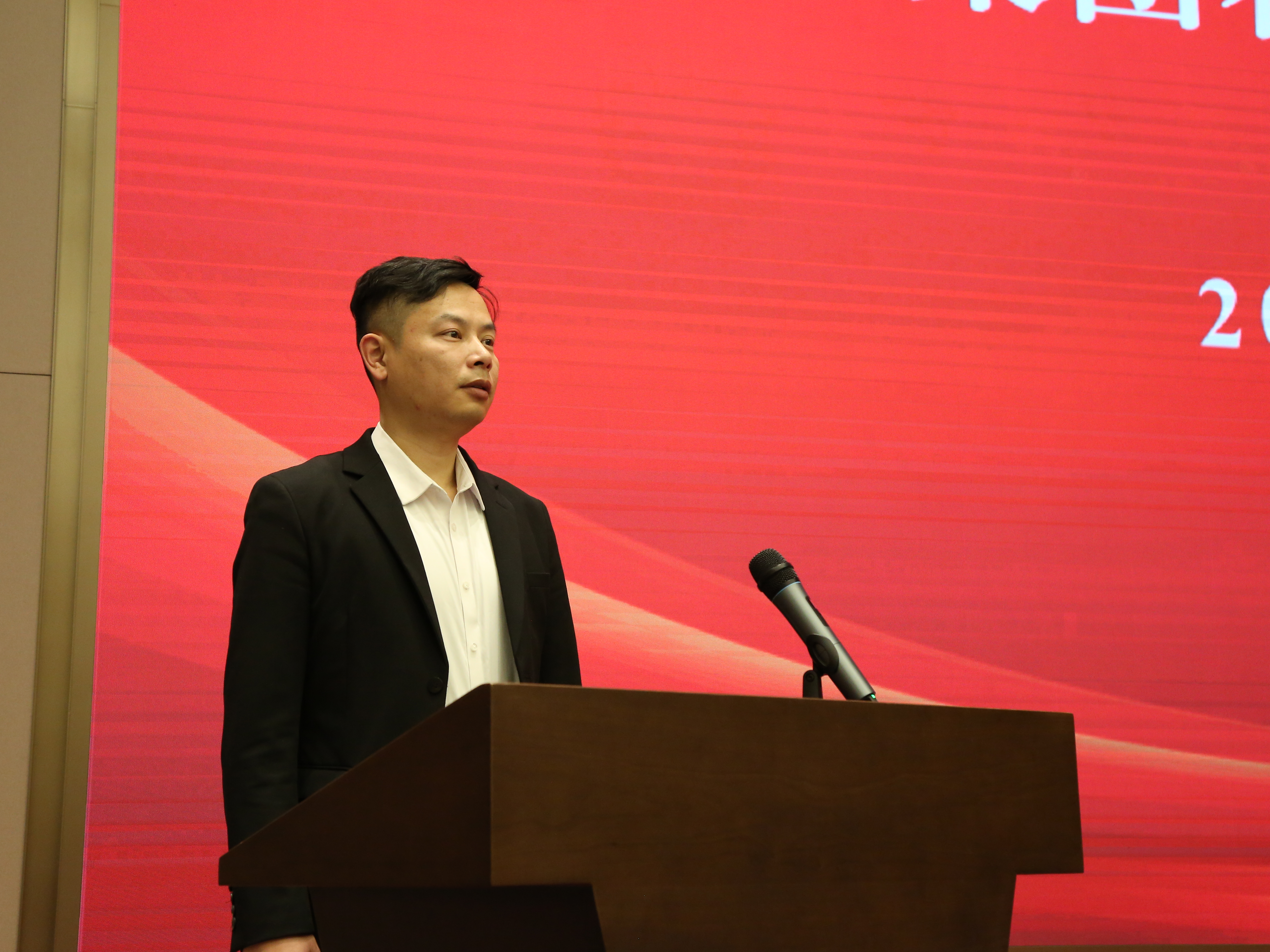正在上傳...