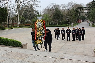 敬獻花籃.jpg